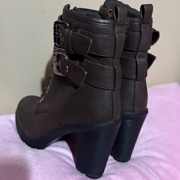 Guess high heel boots size 8M, work once EUC - Picture 4 of 6